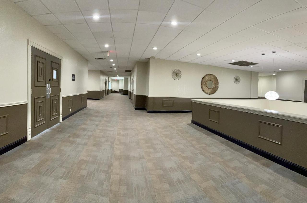 Surestay Plus By Best Western Lawton Bagian luar foto