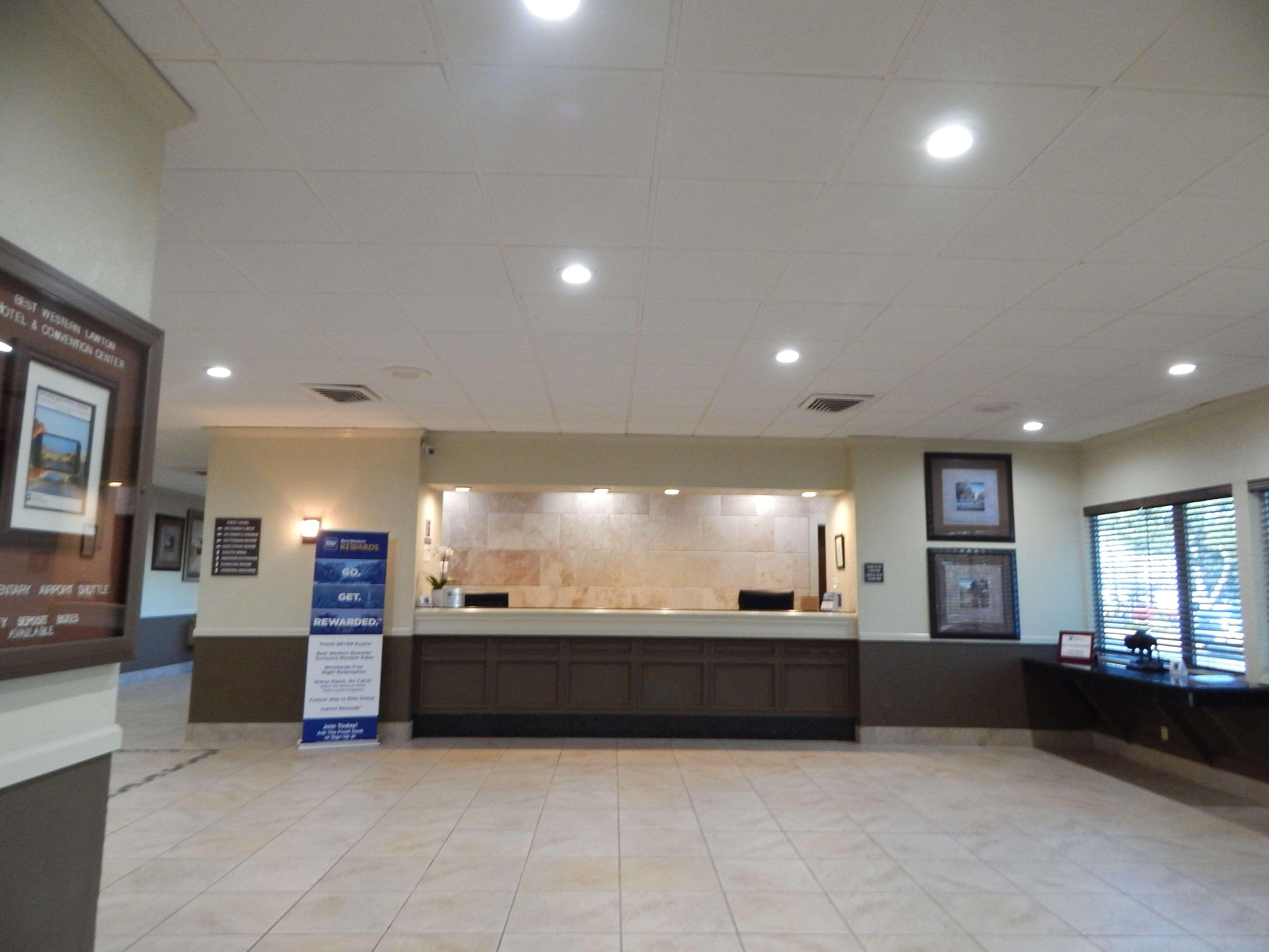 Surestay Plus By Best Western Lawton Bagian luar foto