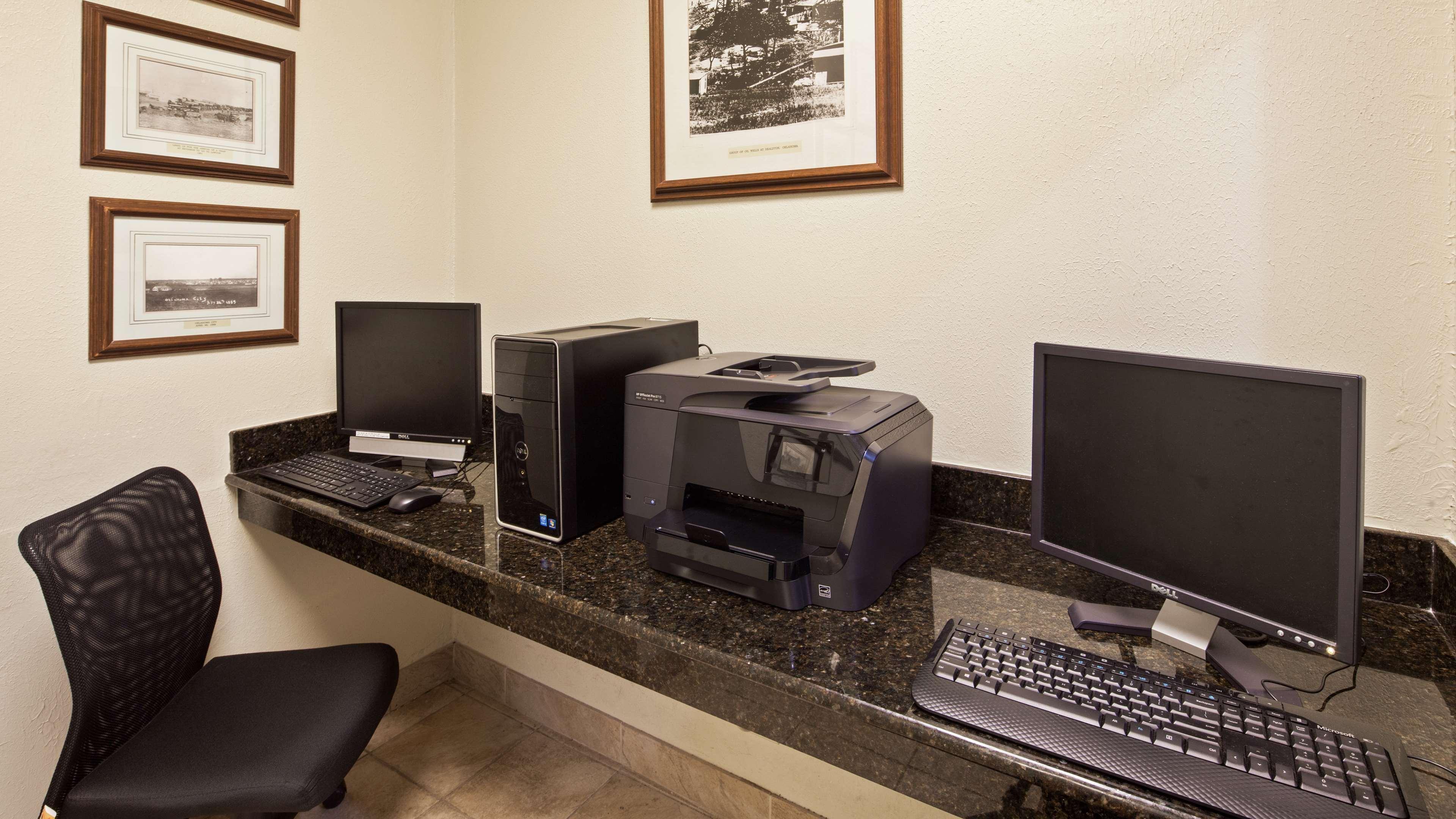 Surestay Plus By Best Western Lawton Bagian luar foto