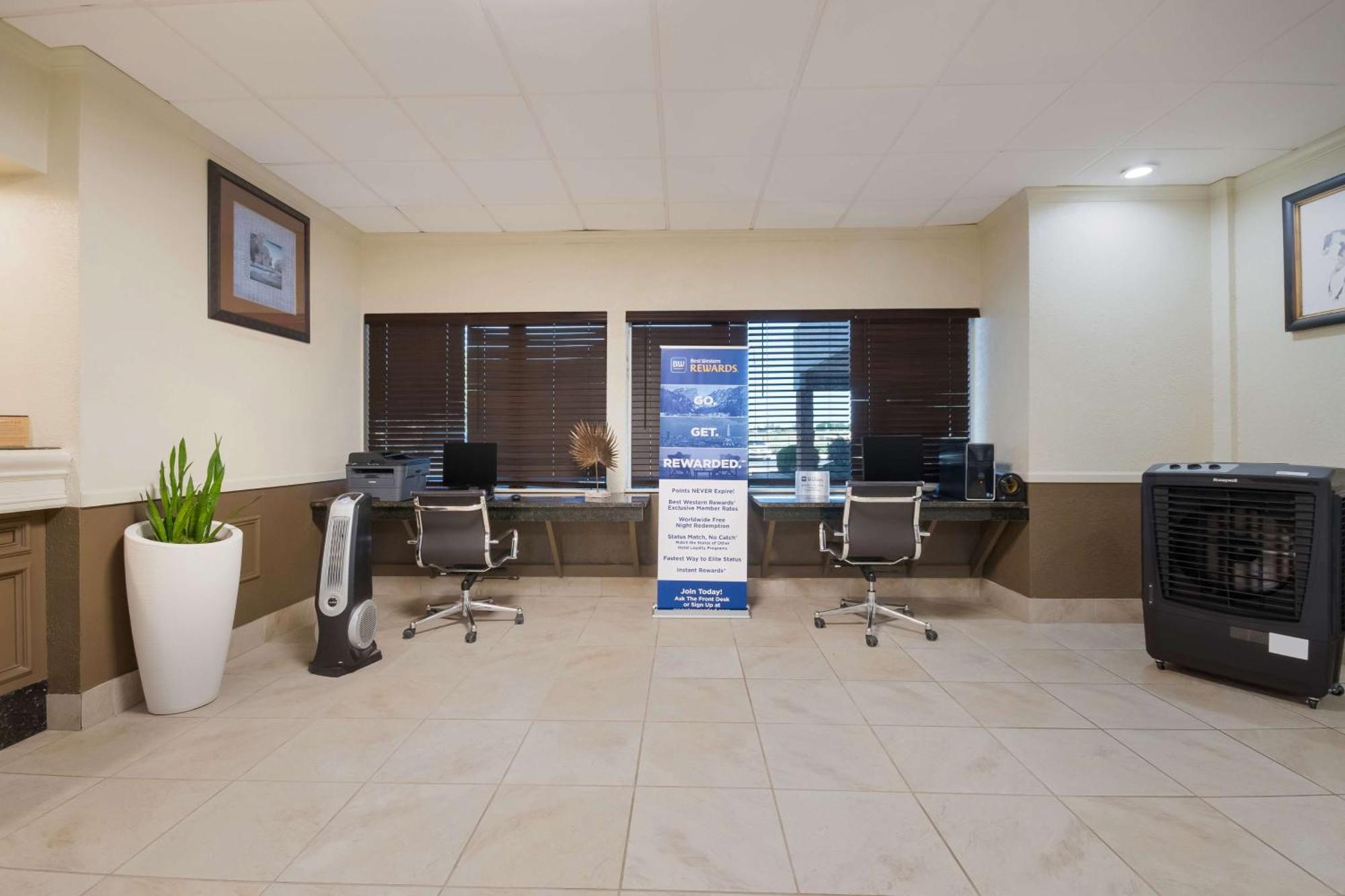 Surestay Plus By Best Western Lawton Bagian luar foto