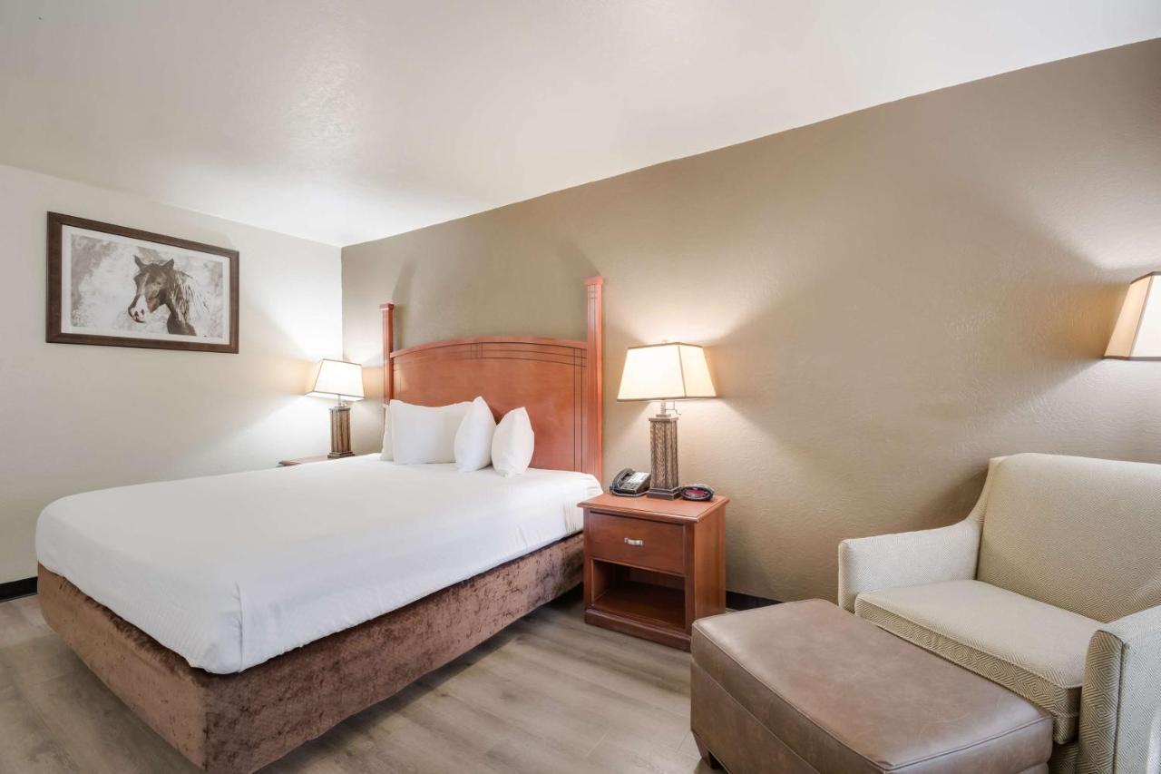 Surestay Plus By Best Western Lawton Bagian luar foto