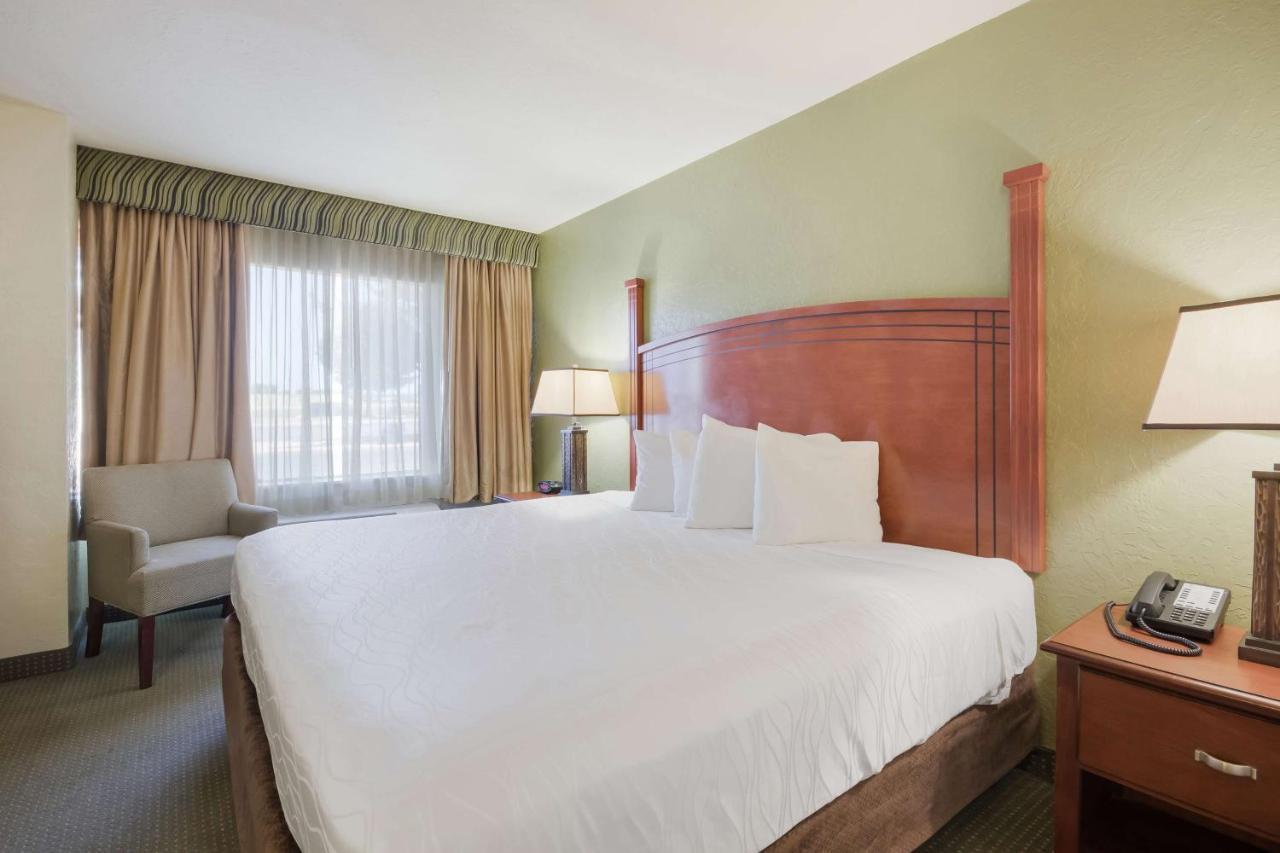 Surestay Plus By Best Western Lawton Bagian luar foto