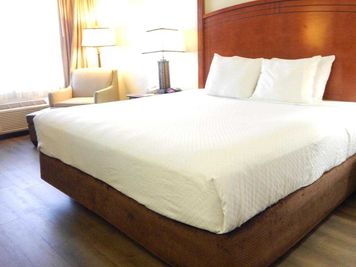 Surestay Plus By Best Western Lawton Bagian luar foto
